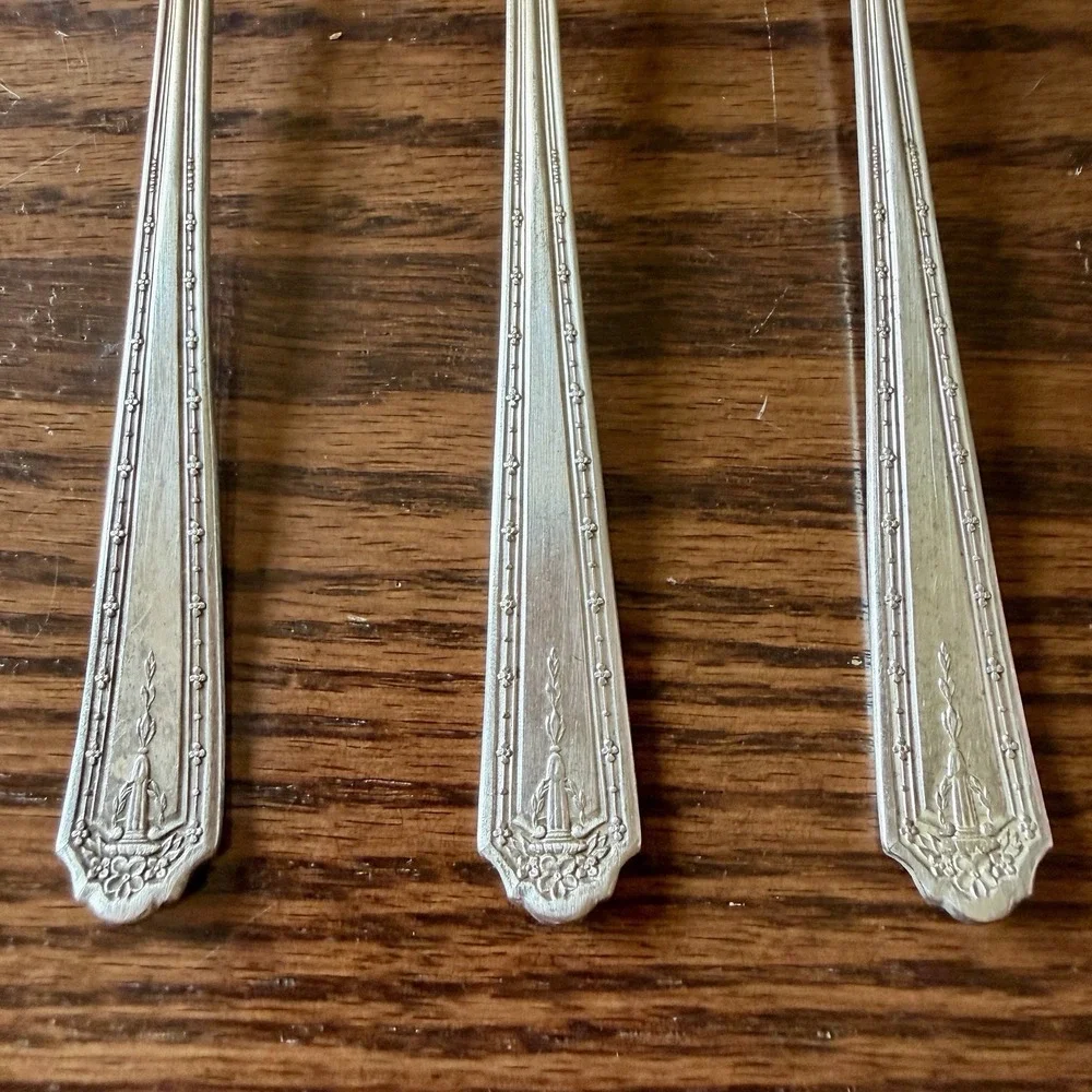 Majestic Mfg Silver Plate Ice Tea Spoons Urn Laurel 1930 Antique Set Of 3